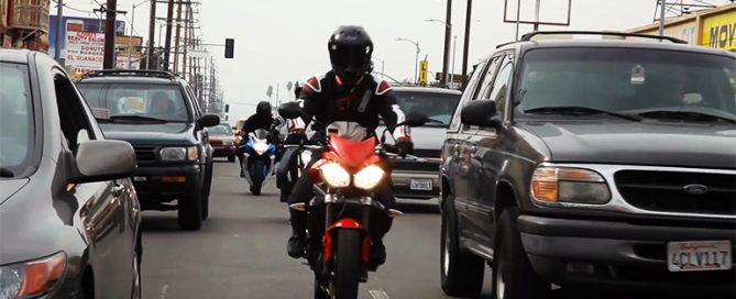 lane-splitting-motorcycles