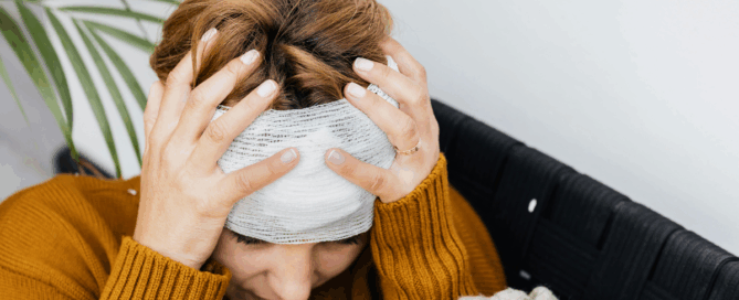 woman with head pain